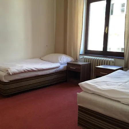 Praha Hotel 3*