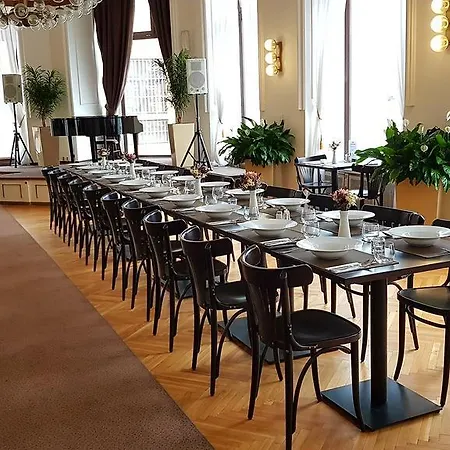Praha 호텔 3*
