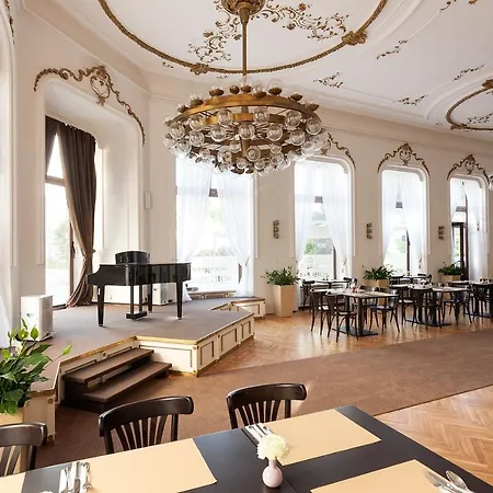Praha Hotel 3*