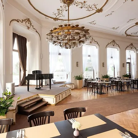 Praha Hotel 3*